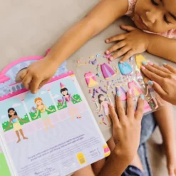 Aktivitetsbok med klistermärken - Prinsessor