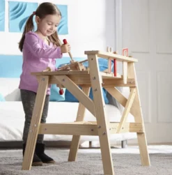Arbetsbänk med verktyg