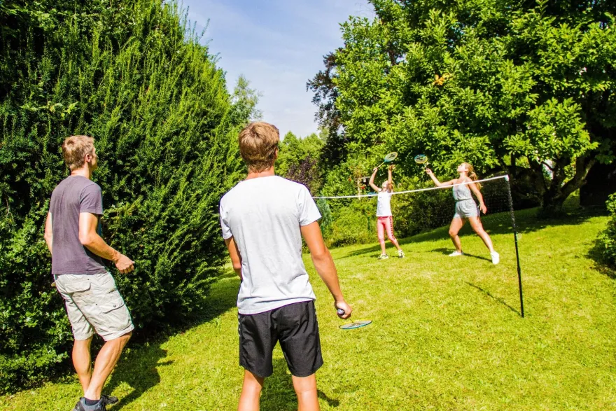 Badmintonset för familjen, inkl. nät
