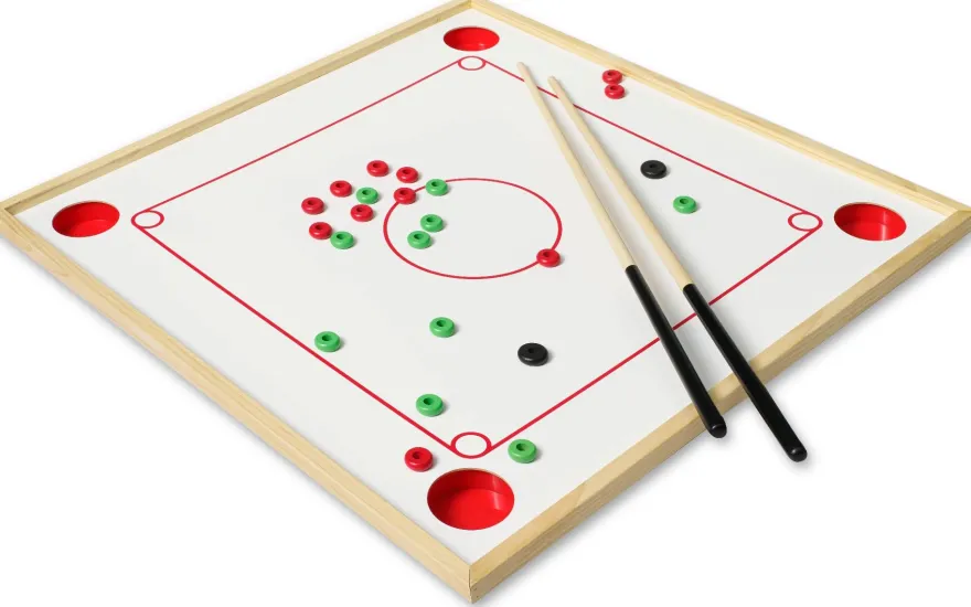 Brädspel av trä