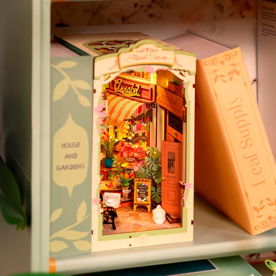 Hyllmagi – Floral Corner