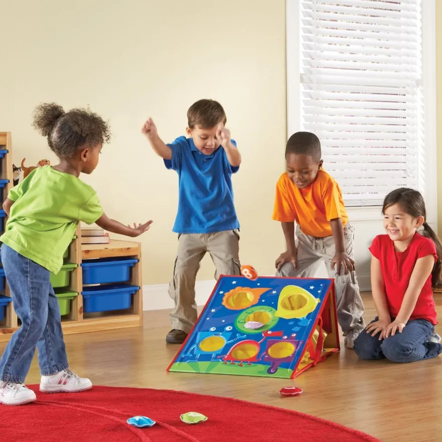 Kastspel med ärtpåsar - Form, färger & siffror