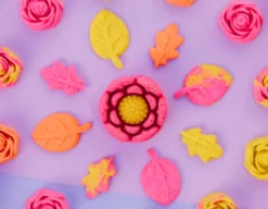 Kinetic Sand® – Squish Blossom
