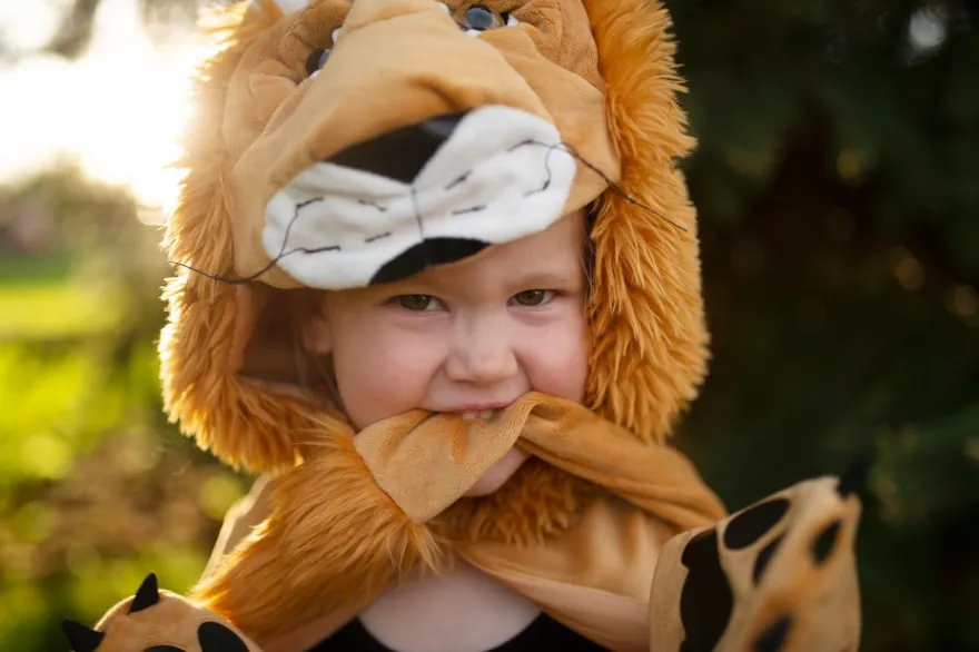 Lejon med tassar (stl. 18-36 mån.)