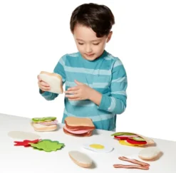 Leksaksmat - Sandwich av filt, 33 delar