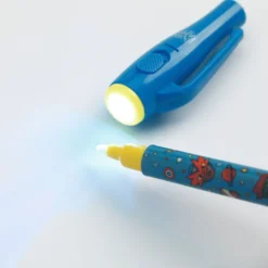 Magisk penna med UV-ljus, Ben