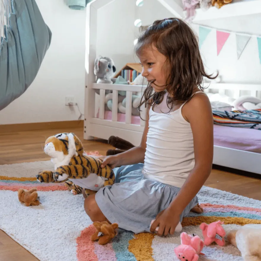 Mjukisfamilj – Tigermamma med ungar