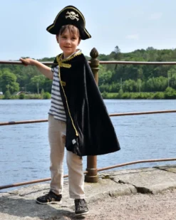 Pirat (cape + hatt), stl. 3-8 år