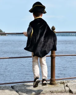 Pirat (cape + hatt), stl. 3-8 år