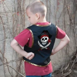 Piratväst + piratlapp