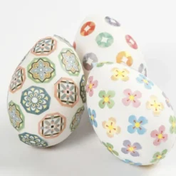 Påskägg av plast, 12 st. H: 6 cm.